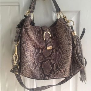 G.i.l.i   Italian leather bag with shoulder strap